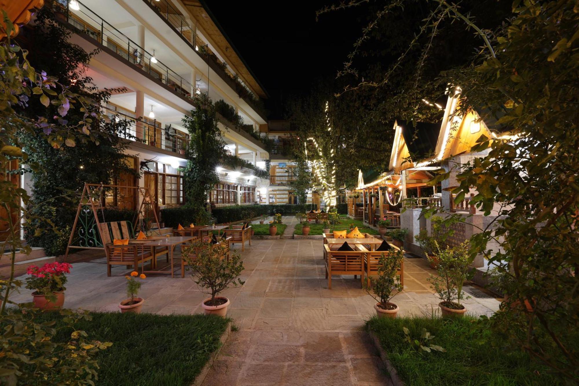 Hide-In Old Manali Hotel Екстериор снимка