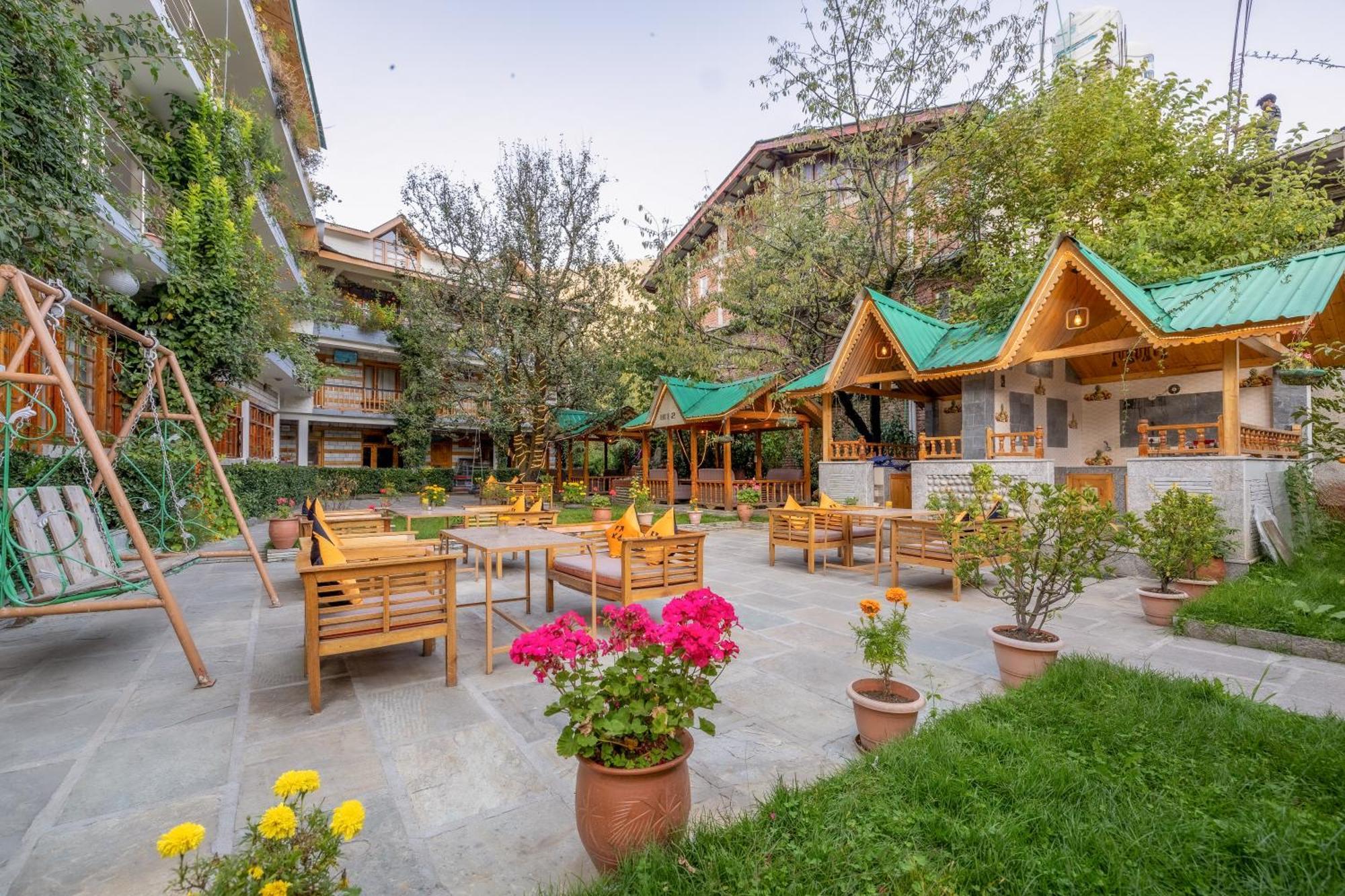 Hide-In Old Manali Hotel Екстериор снимка